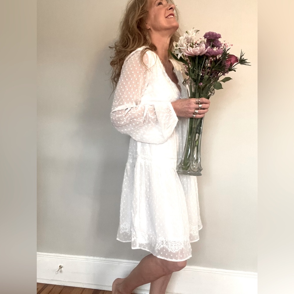LULUS WHITE LACE OVERLAY MIDI DRESS